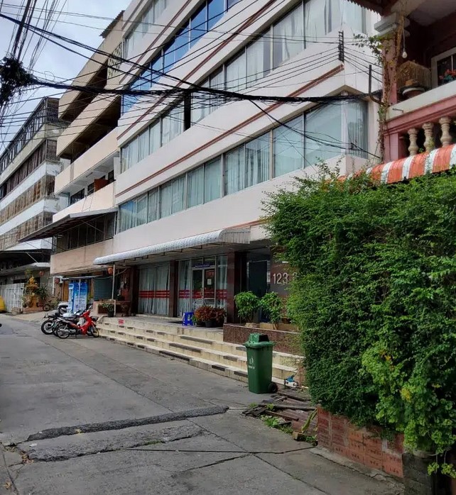 อาคารวิสุทธิ์ wisut building