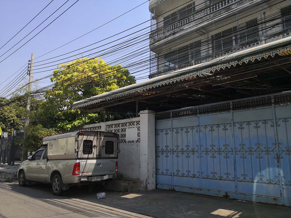 ขายตึกแถว  ซอย กำนันแม้น 28   ใกล้ถนนกัลปพฤกษ์