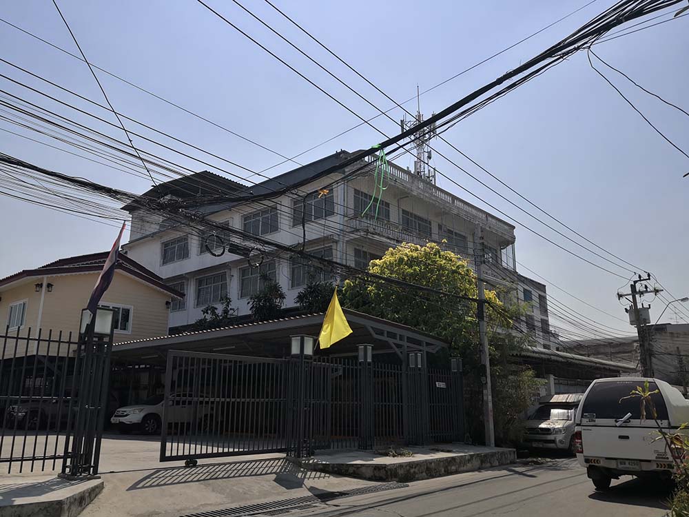 ขายตึกแถว  ซอย กำนันแม้น 28   ใกล้ถนนกัลปพฤกษ์