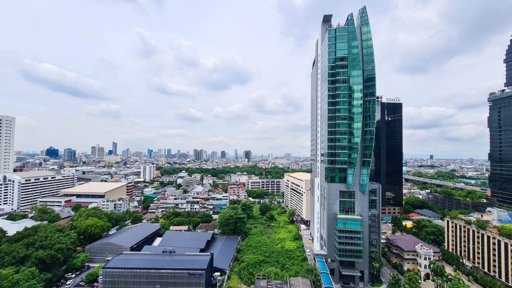 เดอะ ดิโพลแมท สาทร (The Diplomat Sathorn)