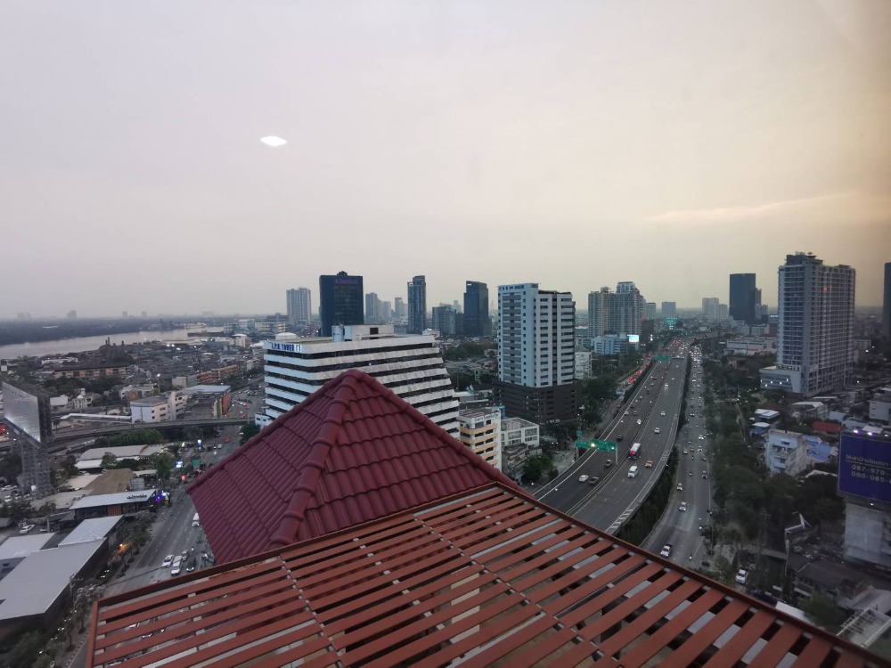 The Executive Regent (ดิ เอ็กเซ็กคิวทีฟ รีเจ้นท์)