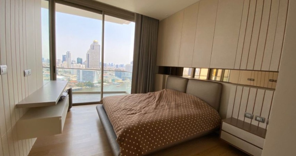 แมกโนเลียส์ วอเตอร์ฟรอนท์ เรสซิเดนซ์ (Magnolias Waterfront Residences)