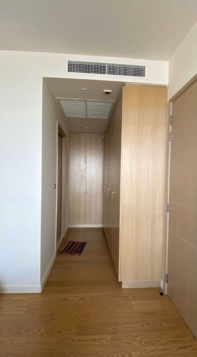 แมกโนเลียส์ วอเตอร์ฟรอนท์ เรสซิเดนซ์ (Magnolias Waterfront Residences)