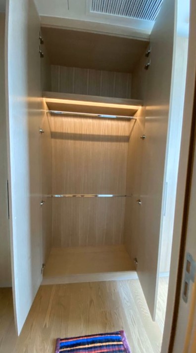 แมกโนเลียส์ วอเตอร์ฟรอนท์ เรสซิเดนซ์ (Magnolias Waterfront Residences)