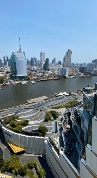 แมกโนเลียส์ วอเตอร์ฟรอนท์ เรสซิเดนซ์ (Magnolias Waterfront Residences)