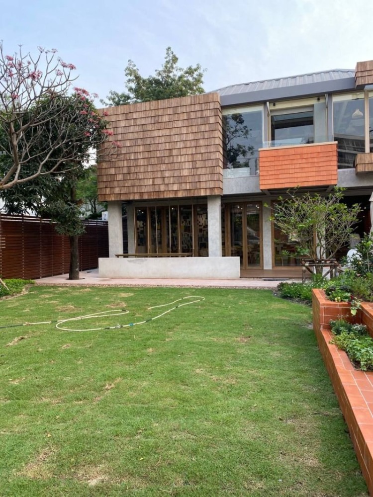 ให้เช่าร้านค้า ซอยเอกมัย 6  ประเภท Plant Based คอมมูนิตี้มอลล์