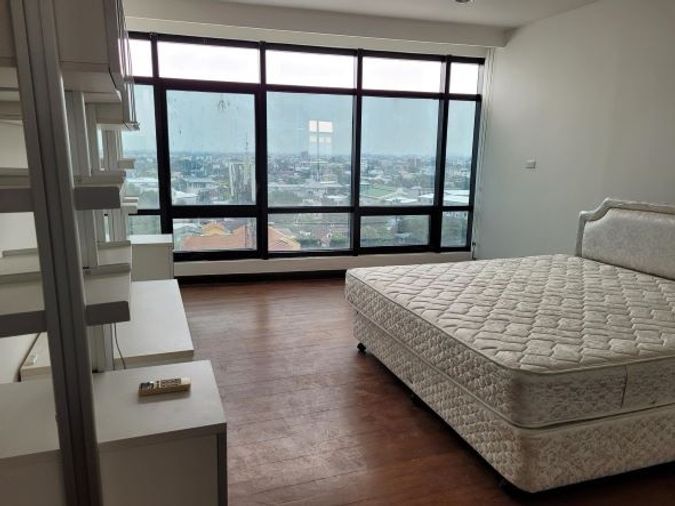 ขายคอนโด สายลม สวีท ขนาด  222 ตรม.   สามารถจดทะเบียนบริษัทได้