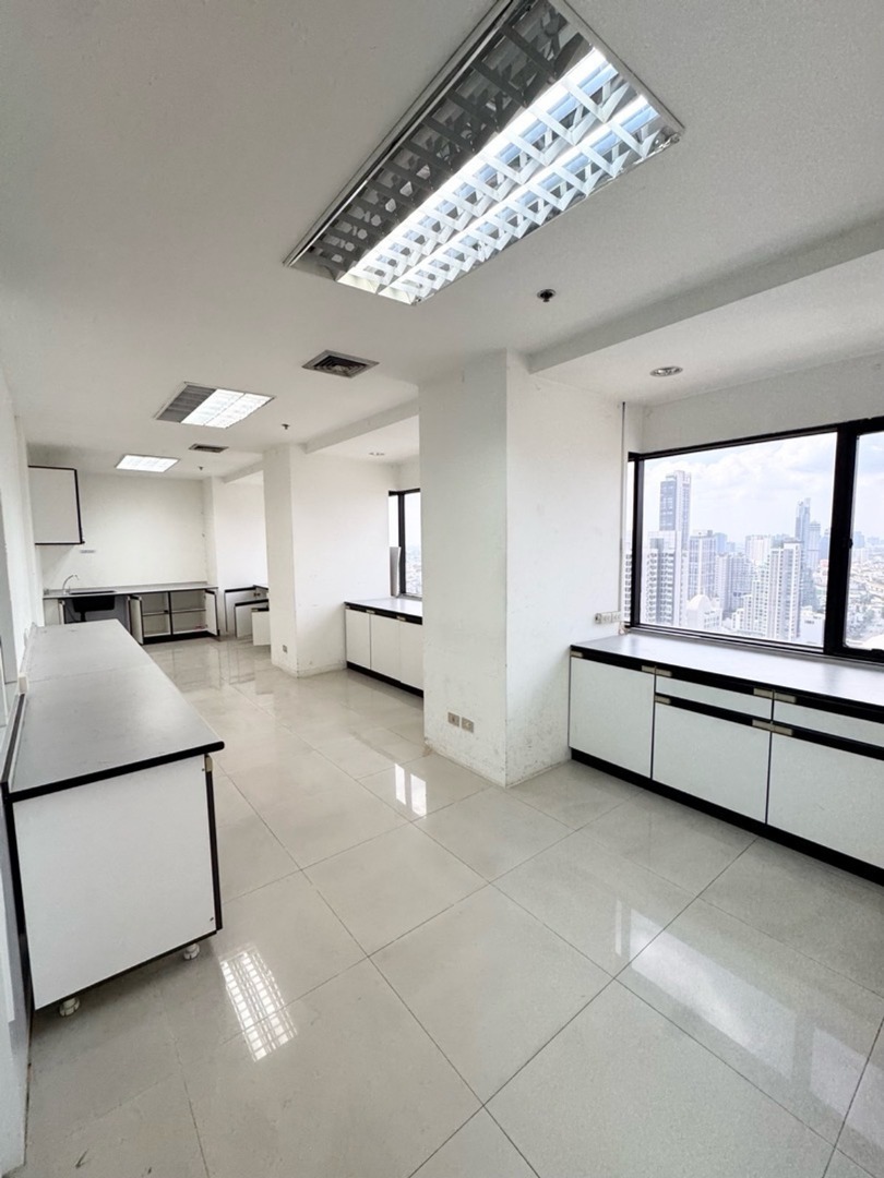 เช่าสำนักงาน ออฟฟิศ ทำเลดี ติดถนน ใกล้ bts กรุงธนบุรี