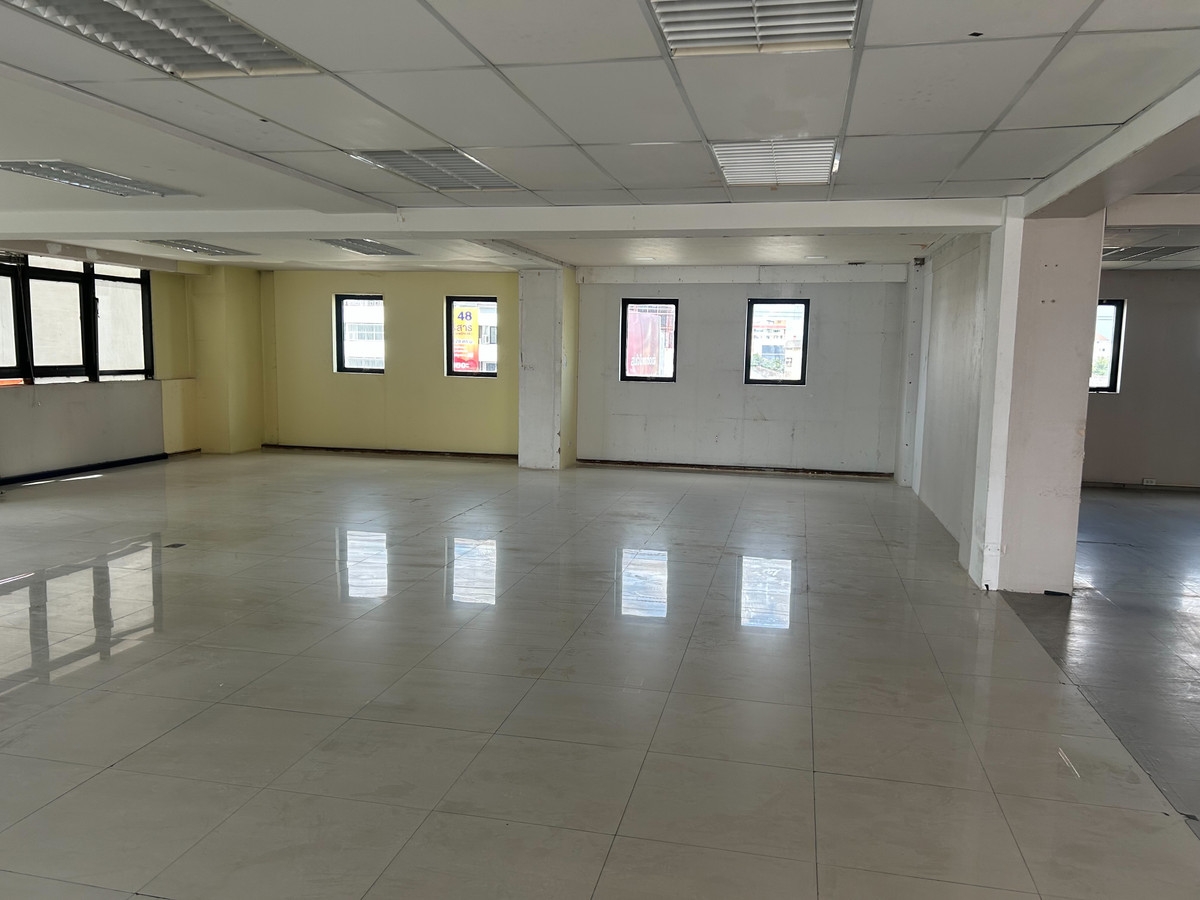 เช่าพื้นที่พาณิชย์ ชั้น 4 ทำเลดี ติด mrt สุทธิสาร