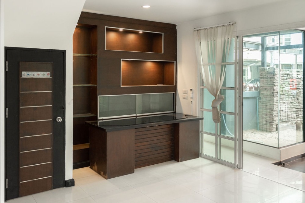 เช่าโฮมออฟิศ ซอยลาดพร้าววังหิน 64 ห้องนอนเยอะ