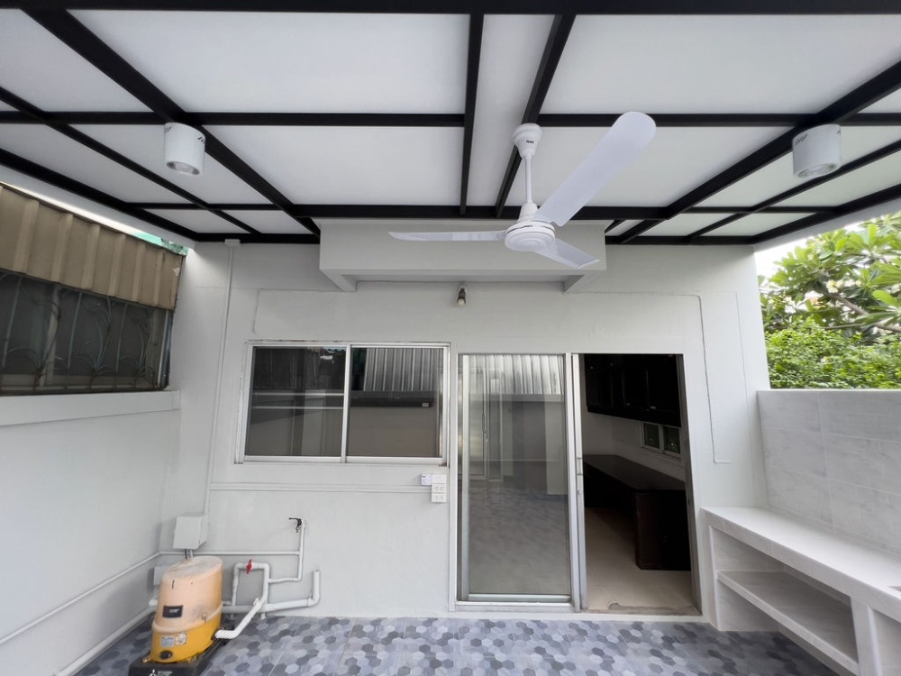 เช่าโฮมออฟิศ ซอยลาดพร้าววังหิน 64 ห้องนอนเยอะ