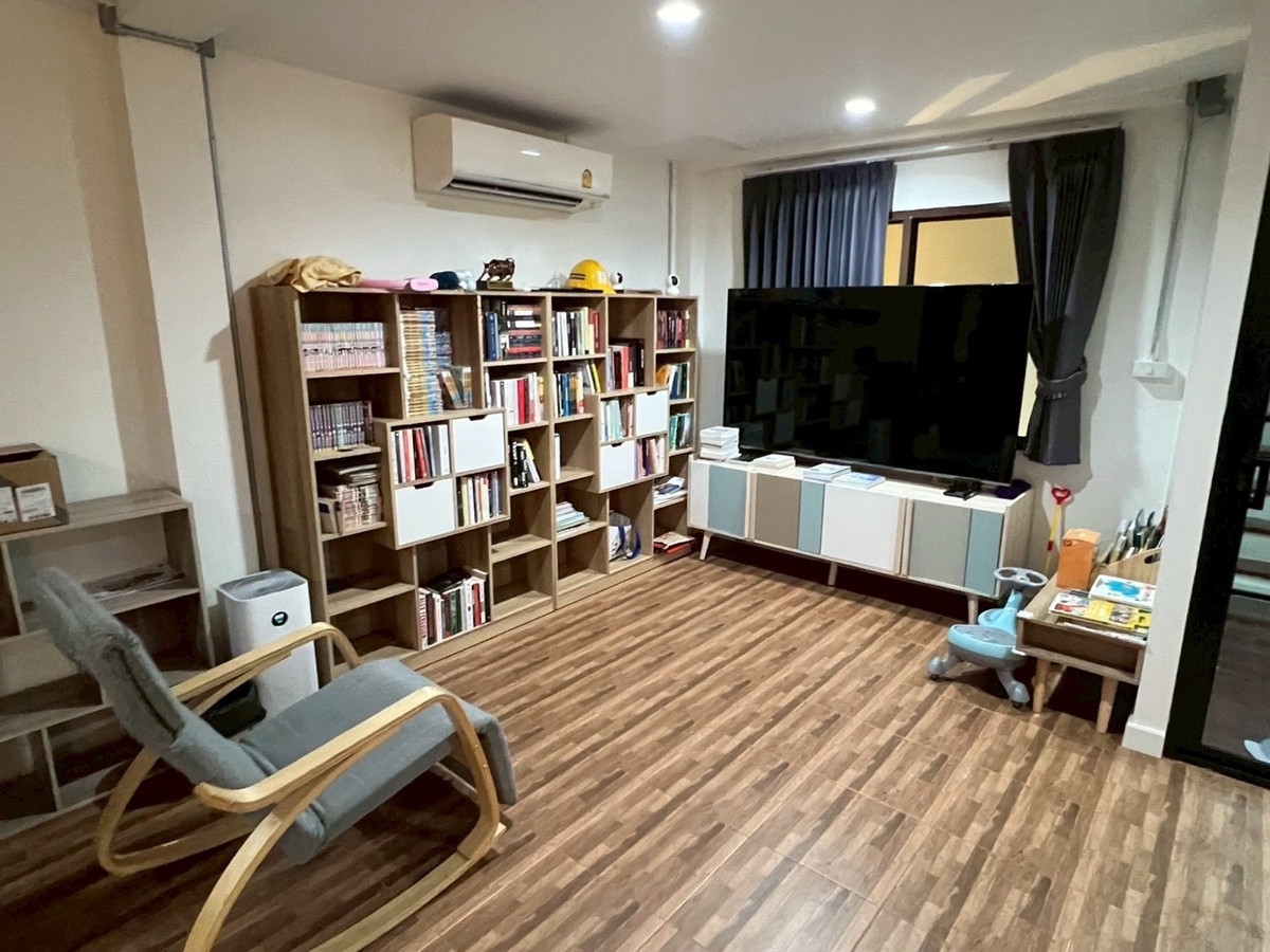 เช่าทาวน์เฮาส์ หลังมุม ตกแต่งอย่างดี พร้อมห้องฟิตเนส ลาดพร้าว 15