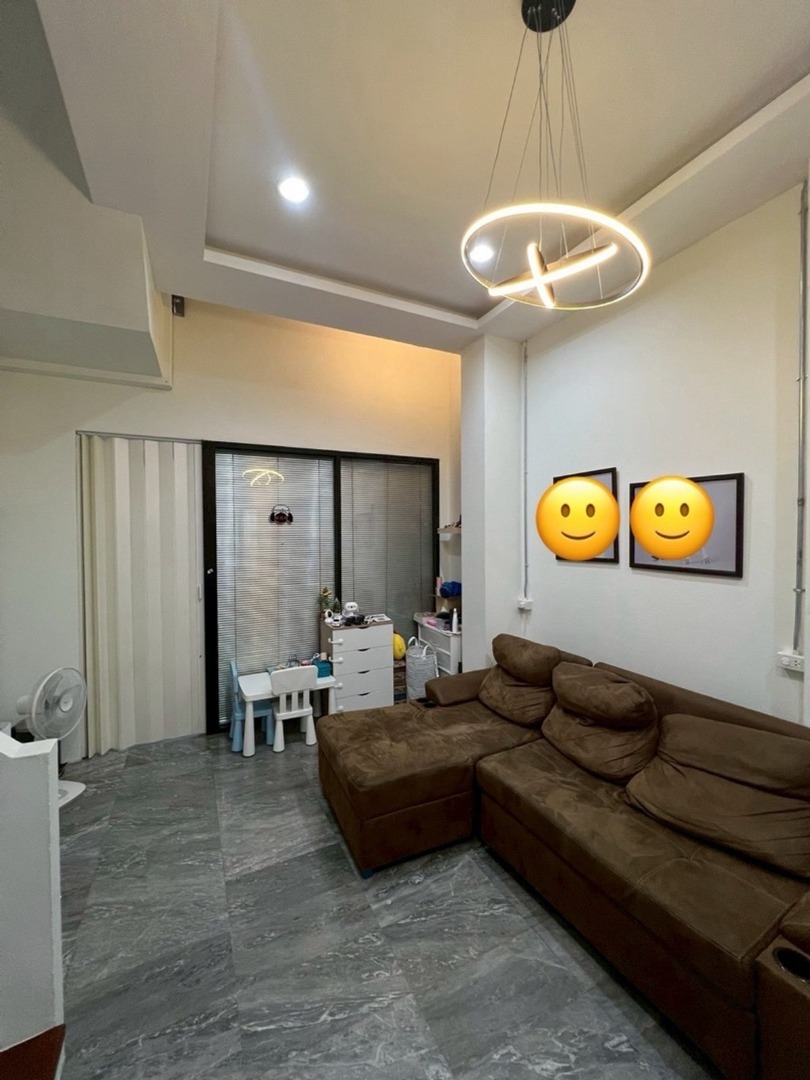 เช่าทาวน์เฮาส์ หลังมุม ตกแต่งอย่างดี พร้อมห้องฟิตเนส ลาดพร้าว 15