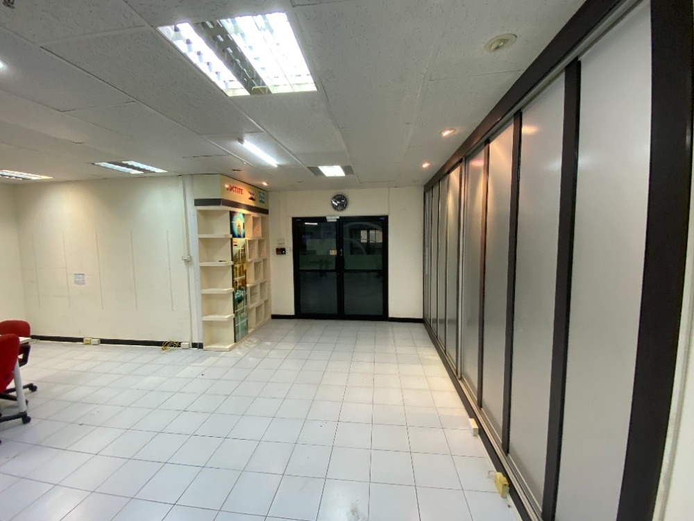 เช่าออฟฟิศ บางนา country complex   ขนาดพื้นที่ 178.89 ตร.ม.