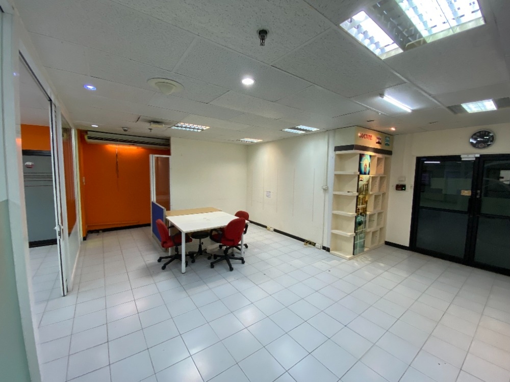 เช่าออฟฟิศ บางนา country complex   ขนาดพื้นที่ 178.89 ตร.ม.