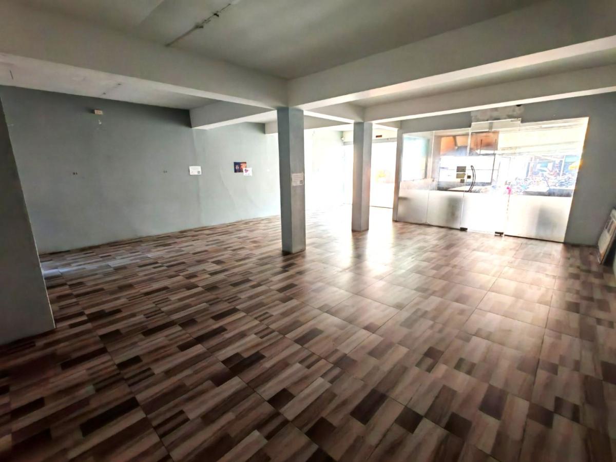 ชั้น1-2 เช่าตึกแถว ถนน วิทยุ   700 เมตรจากรถไฟฟ้า เพลินจิต 