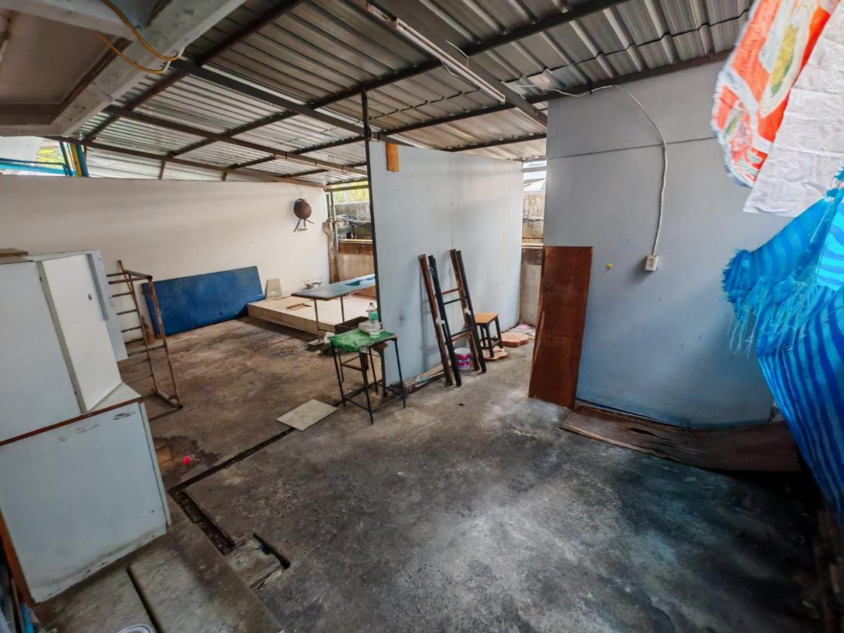 ชั้น1-2 เช่าตึกแถว ถนน วิทยุ   700 เมตรจากรถไฟฟ้า เพลินจิต 