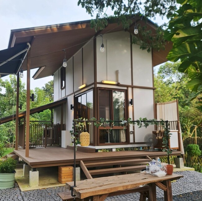 บ้านสำเร็จรูป โมดูลาร์ สไตล์ loft  พร้อมห้องน้ำ ระเบียง และบ้านสำหรับสัตว์เลี้ยง