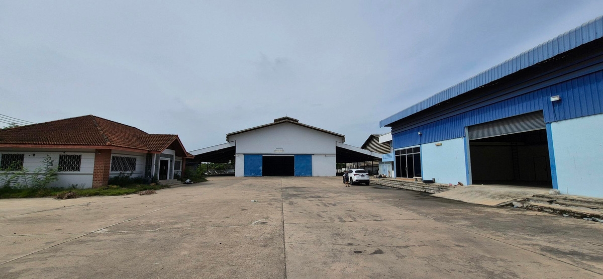 เช่าโกดัง  ซอย พระยาสุเรนทร์ 41 