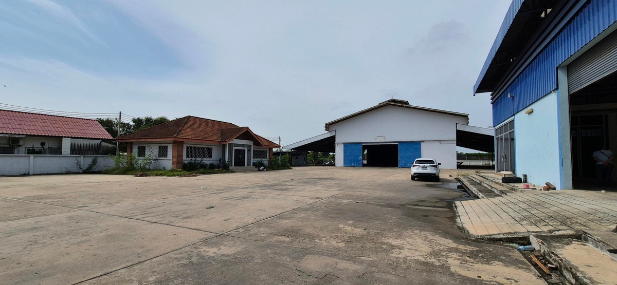 เช่าโกดัง  ซอย พระยาสุเรนทร์ 41 