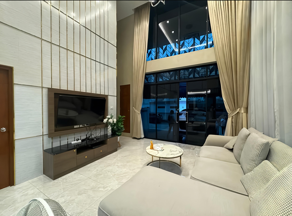 หลังมุม  เช่าโฮมออฟฟิศ   ไดมอนด์ วิลล์ โชคชัย 4 Diamond Ville Chokchai 4