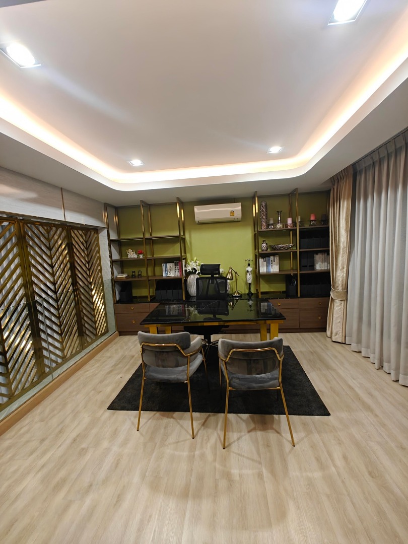 หลังมุม  เช่าโฮมออฟฟิศ   ไดมอนด์ วิลล์ โชคชัย 4 Diamond Ville Chokchai 4