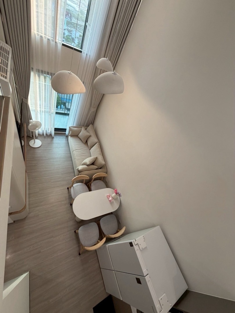 ห้องมุม วิวแม่น้ำเจ้าพระยา Vertiplex 2 ชั้น 2  Aspire สุขุมวิท–พระราม 4