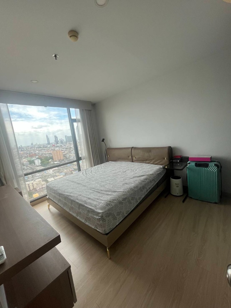 Duplex 2 ชั้น 2 ห้องนอน 2 ห้องน้ำ  Bangkok Horizon Sathorn - Narathiwas (แบงค์คอก ฮอไรซอน สาทร - นราธิวาส) มีอ่างอาบน้ำ