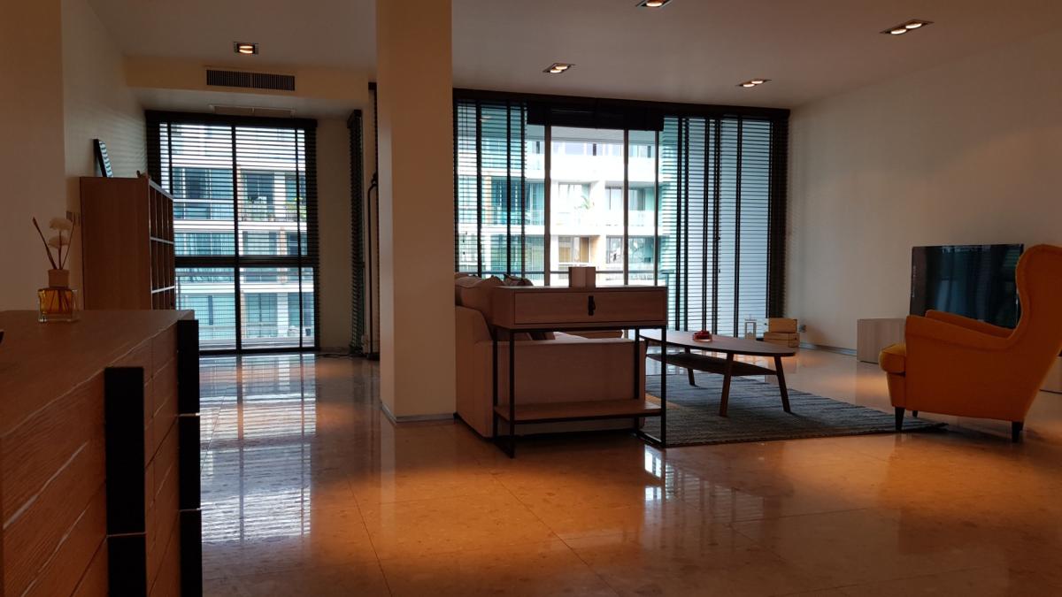 วิวสระว่ายน้ำ ระเบียงใหญ่  3 ห้องนอน ขนาด 210 ตร.ม. ที่ Ficus Lane 