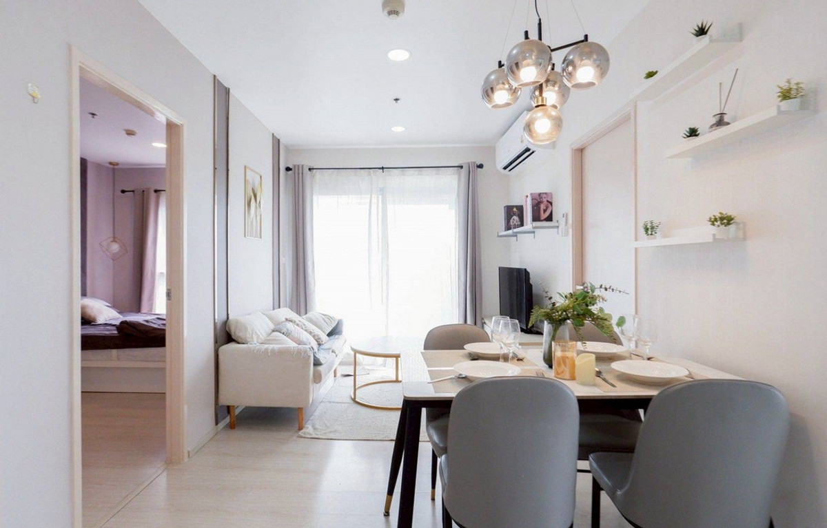 ห้องมุม ระเบียงทิศใต้ Aspire สาทร-ตากสิน (ทิมเบอร์ โซน)