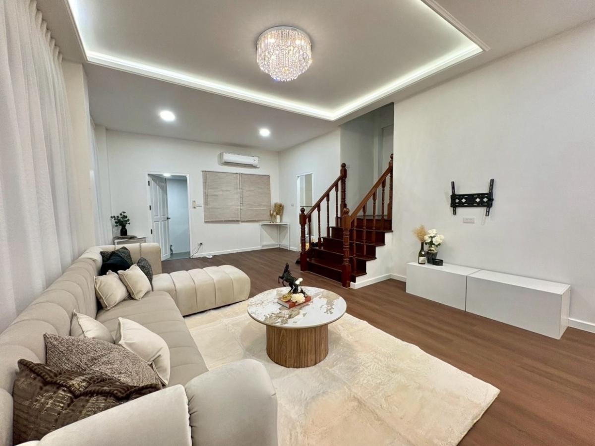 เช่าทาวน์โฮม รัชดาภิเษก รัชดานิเวศ์น
