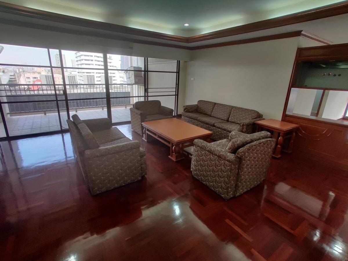 RISHI COURT APARTMENTS อพาร์ทเมนต์ ริชีคอร์ท ให้เช่า ขนาด 280 ตารางเมตร  ตั้งอยู่ที่ซอยสุขุมวิท 13 ชั้น 9