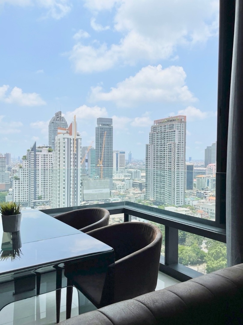 Ashton Silom แอชตัน สีลม วิวตึกมหานคร