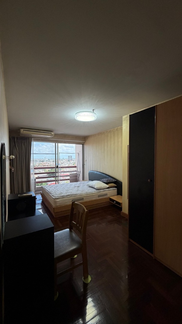 Master View Executive Place