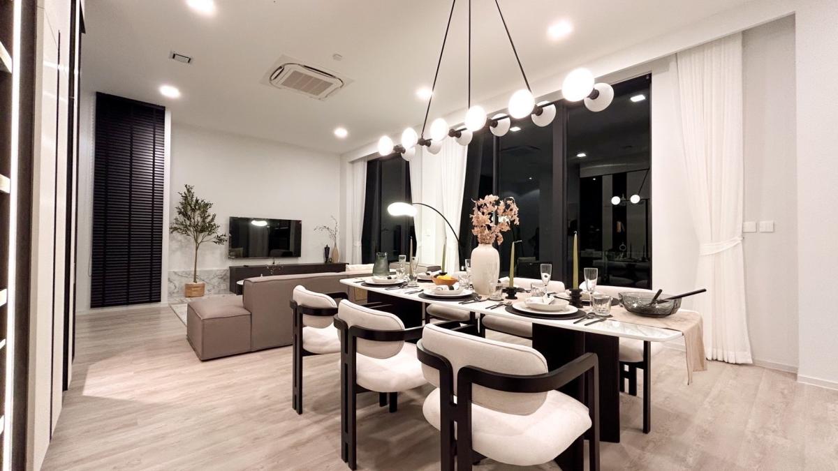 บ้านเดี่ยว วีเว่ กรุงเทพกรีฑา 4 ห้องนอน 5 ห้องน้ำ ที่จอดรถ 4 คัน