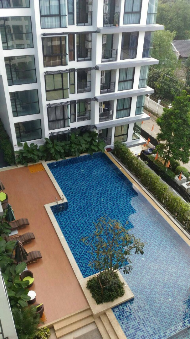 วิวสระว่ายน้ำ ชาโตว์ อินทาวน์ สุขุมวิท 62/1 เฟส 1 Chateau In Town  Sukhumvit 62/1 Phase1   จาก BTS บางจาก 200 เมตร